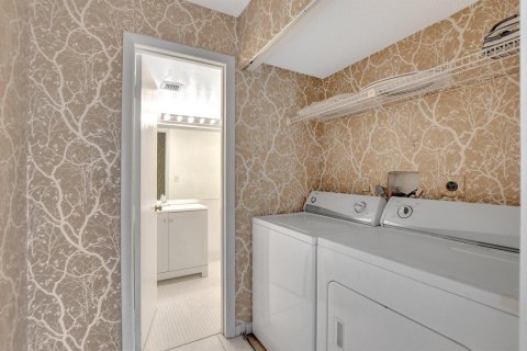 Купить кондоминиум в Бойнтон-Бич, Флорида 6 комнат, 111.02м2, № 2246286 - фото 16
