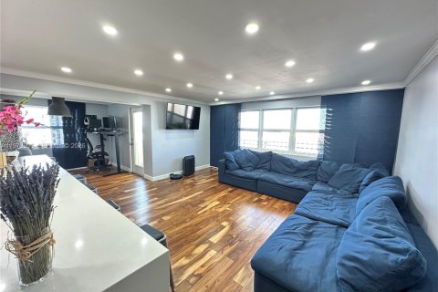 Condominio en alquiler en Hallandale Beach, Florida, 2 dormitorios, 139.35 m2 № 2033526 - foto 19