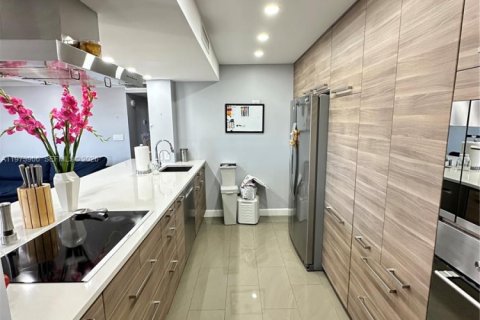 Condominio en alquiler en Hallandale Beach, Florida, 2 dormitorios, 139.35 m2 № 2033526 - foto 12