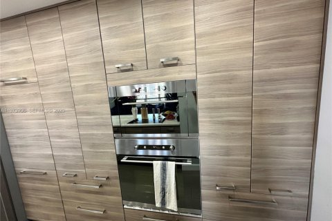 Condominio en alquiler en Hallandale Beach, Florida, 2 dormitorios, 139.35 m2 № 2033526 - foto 14