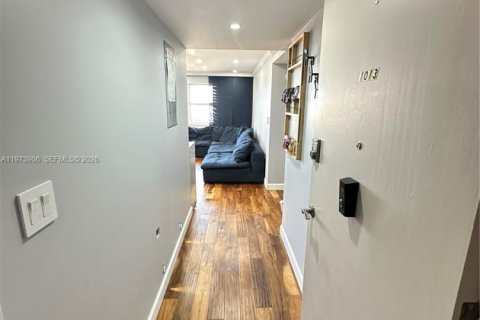 Condominio en alquiler en Hallandale Beach, Florida, 2 dormitorios, 139.35 m2 № 2033526 - foto 18