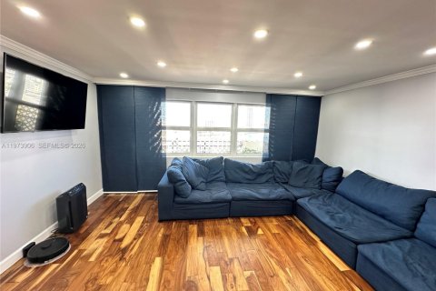 Condominio en alquiler en Hallandale Beach, Florida, 2 dormitorios, 139.35 m2 № 2033526 - foto 15