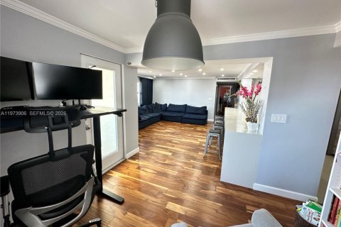 Condominio en alquiler en Hallandale Beach, Florida, 2 dormitorios, 139.35 m2 № 2033526 - foto 3