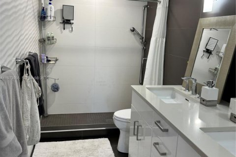 Condominio en alquiler en Hallandale Beach, Florida, 2 dormitorios, 139.35 m2 № 2033526 - foto 29