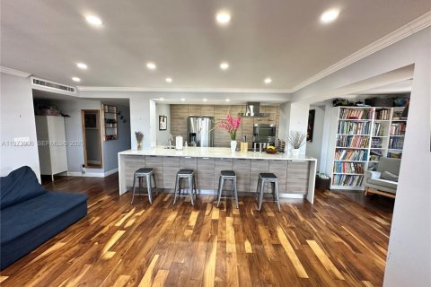 Condominio en alquiler en Hallandale Beach, Florida, 2 dormitorios, 139.35 m2 № 2033526 - foto 8