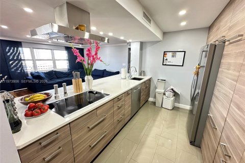 Condominio en alquiler en Hallandale Beach, Florida, 2 dormitorios, 139.35 m2 № 2033526 - foto 13