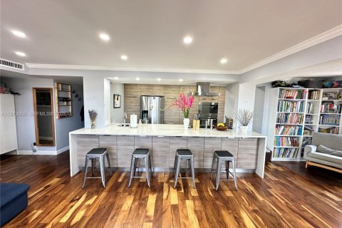 Condominio en alquiler en Hallandale Beach, Florida, 2 dormitorios, 139.35 m2 № 2033526 - foto 7