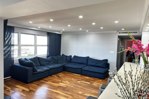 Condominio en alquiler en Hallandale Beach, Florida, 2 dormitorios, 139.35 m2 № 2033526 - foto 2