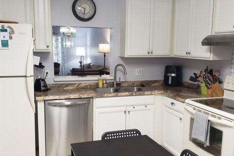 Condominio en alquiler en Bradenton, Florida, 2 dormitorios, 130.81 m2 № 988763 - foto 6