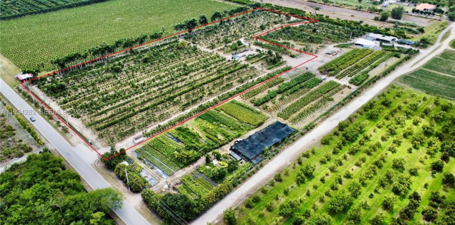 Immobilier commercial à Homestead, Floride № 1992476