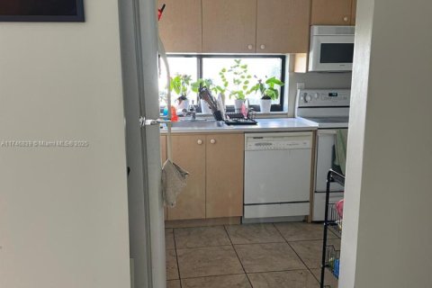 Condo in Sunny Isles Beach, Florida, 3 bedrooms  № 1738317 - photo 12