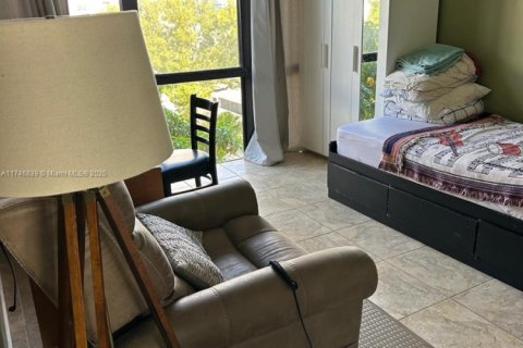 Condo in Sunny Isles Beach, Florida, 3 bedrooms  № 1738317 - photo 16