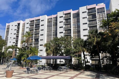 Condo in Sunny Isles Beach, Florida, 3 bedrooms  № 1738317 - photo 2