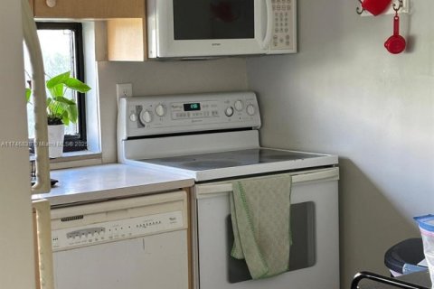 Condo in Sunny Isles Beach, Florida, 3 bedrooms  № 1738317 - photo 11