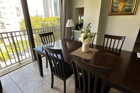 Condo in Sunny Isles Beach, Florida, 3 bedrooms  № 1738317 - photo 9
