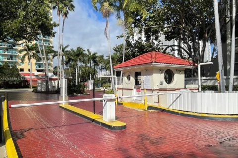 Condo in Sunny Isles Beach, Florida, 3 bedrooms  № 1738317 - photo 5