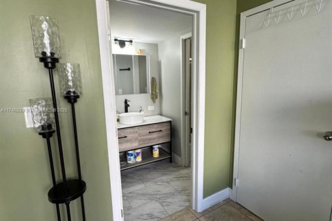 Condo in Sunny Isles Beach, Florida, 3 bedrooms  № 1738317 - photo 19