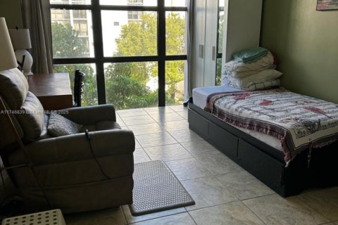 Condo in Sunny Isles Beach, Florida, 3 bedrooms  № 1738317 - photo 18