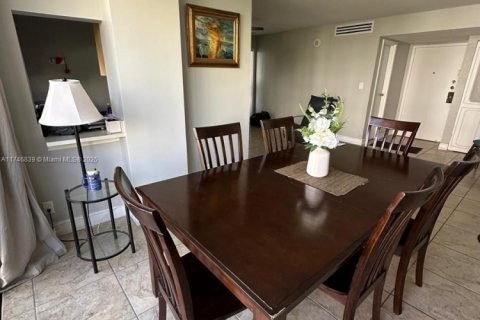 Condo in Sunny Isles Beach, Florida, 3 bedrooms  № 1738317 - photo 8
