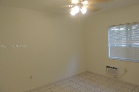 Copropriété à louer à Miami Beach, Floride: 1 chambre, 66.43 m2 № 1982899 - photo 11