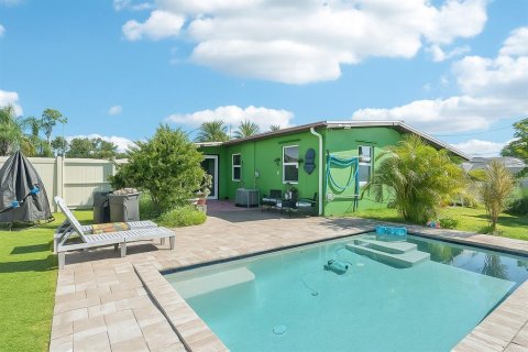 Casa en venta en Port Charlotte, Florida, 2 dormitorios, 103.68 m2 № 1910724 - foto 2