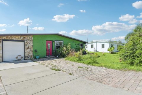 Casa en venta en Port Charlotte, Florida, 2 dormitorios, 103.68 m2 № 1910724 - foto 1