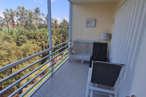 Купить кондоминиум в Халландейл-Бич, Флорида 1 спальня, 67.82м2, № 2066300 - фото 9