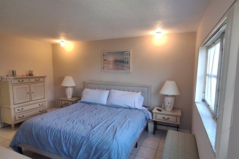 Купить кондоминиум в Халландейл-Бич, Флорида 1 спальня, 67.82м2, № 2066300 - фото 18