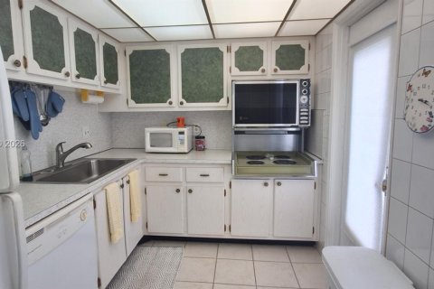 Купить кондоминиум в Халландейл-Бич, Флорида 1 спальня, 67.82м2, № 2066300 - фото 16