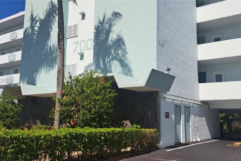 Купить кондоминиум в Халландейл-Бич, Флорида 1 спальня, 67.82м2, № 2066300 - фото 2