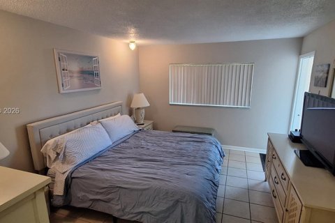 Купить кондоминиум в Халландейл-Бич, Флорида 1 спальня, 67.82м2, № 2066300 - фото 17