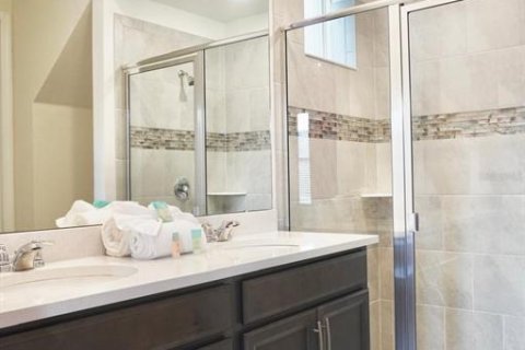 Touwnhouse à vendre à Kissimmee, Floride: 6 chambres, 213.12 m2 № 1586356 - photo 13