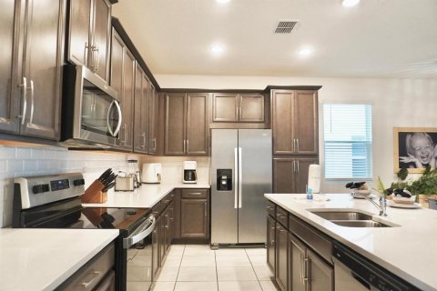 Touwnhouse à vendre à Kissimmee, Floride: 6 chambres, 213.12 m2 № 1586356 - photo 18