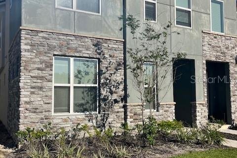 Touwnhouse à vendre à Kissimmee, Floride: 6 chambres, 213.12 m2 № 1586356 - photo 2