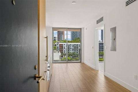 Copropriété à vendre à Miami, Floride: 2 chambres № 2400718 - photo 9