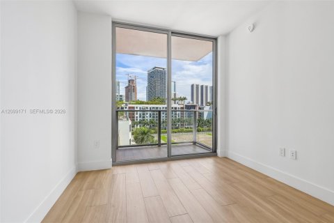 Copropriété à vendre à Miami, Floride: 2 chambres № 2400718 - photo 15