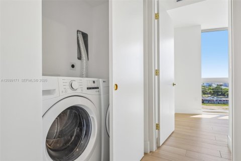 Copropriété à vendre à Miami, Floride: 2 chambres № 2400718 - photo 21