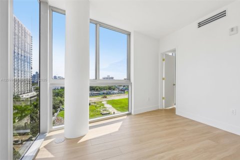 Copropriété à vendre à Miami, Floride: 2 chambres № 2400718 - photo 11