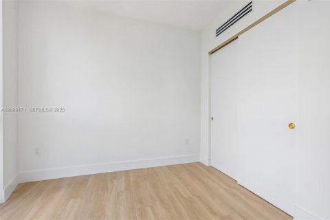 Copropriété à vendre à Miami, Floride: 2 chambres № 2400718 - photo 27