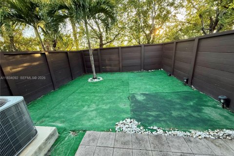 Adosado en venta en Miami Lakes, Florida, 3 dormitorios, 157.19 m2 № 2181811 - foto 24
