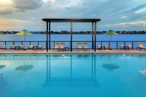 Adosado en venta en Miami Lakes, Florida, 3 dormitorios, 157.19 m2 № 2181811 - foto 18