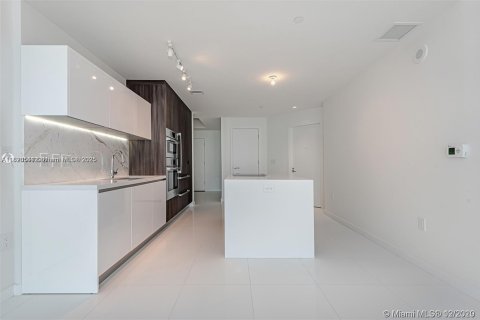 Condo in Miami, Florida, 2 bedrooms  № 1783798 - photo 3