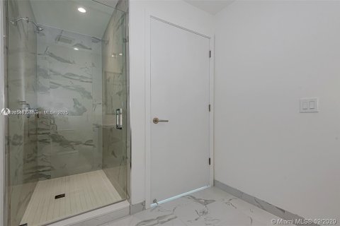 Condo in Miami, Florida, 2 bedrooms  № 1783798 - photo 7