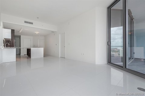Condo in Miami, Florida, 2 bedrooms  № 1783798 - photo 5
