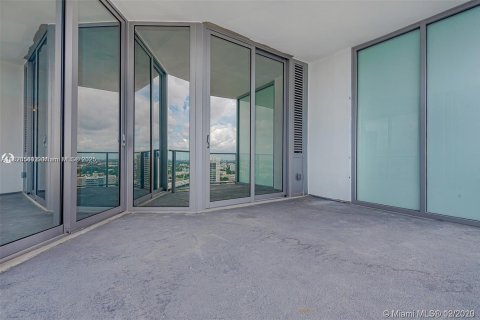 Condo in Miami, Florida, 2 bedrooms  № 1783798 - photo 11