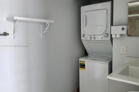 Снять в аренду кондоминиум в Майами, Флорида 2 спальни, 83.43м2, № 2034441 - фото 21