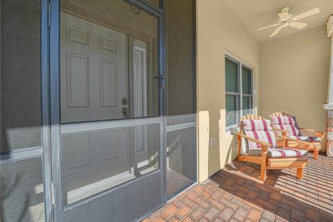 House in Winter Haven, Florida 3 bedrooms, 156.08 sq.m. № 2400451 - photo 2