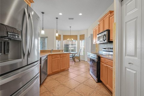 House in Winter Haven, Florida 3 bedrooms, 156.08 sq.m. № 2400451 - photo 12