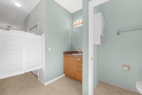 House in Winter Haven, Florida 3 bedrooms, 156.08 sq.m. № 2400451 - photo 26