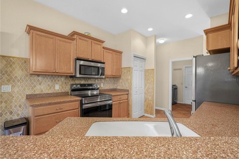 House in Winter Haven, Florida 3 bedrooms, 156.08 sq.m. № 2400451 - photo 13